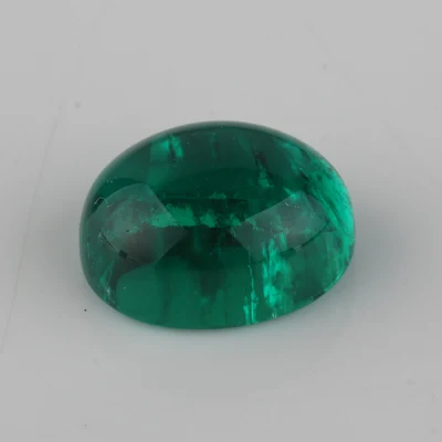 Cabochon-Form mit Einschluss: Columbia Emerald Hydrothermal Emerald